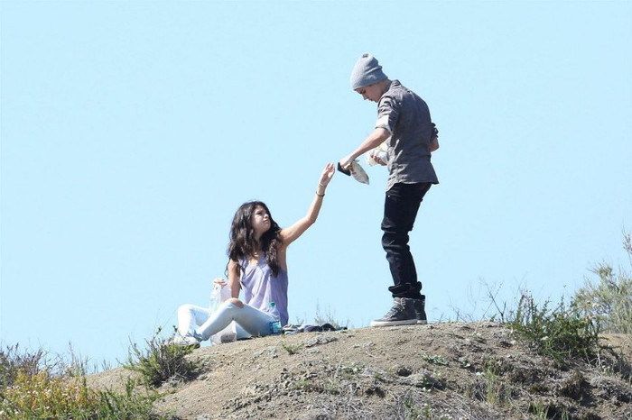 13 - Picnic With Justin---04 April 2012