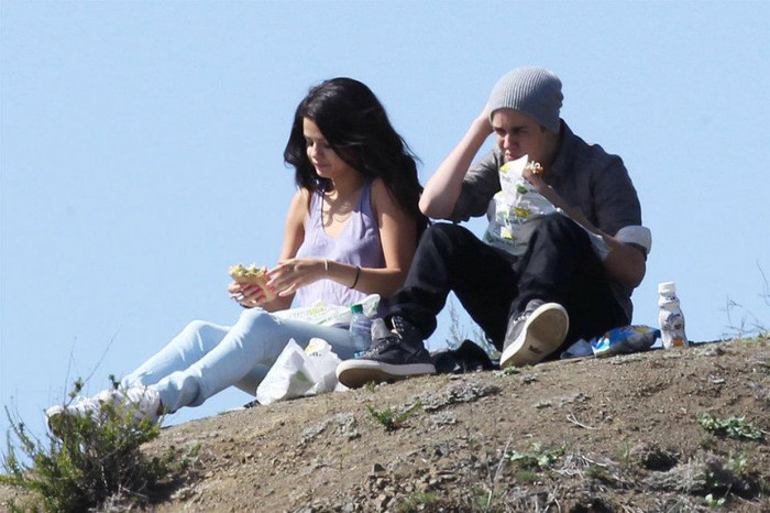 20 - Picnic With Justin---04 April 2012