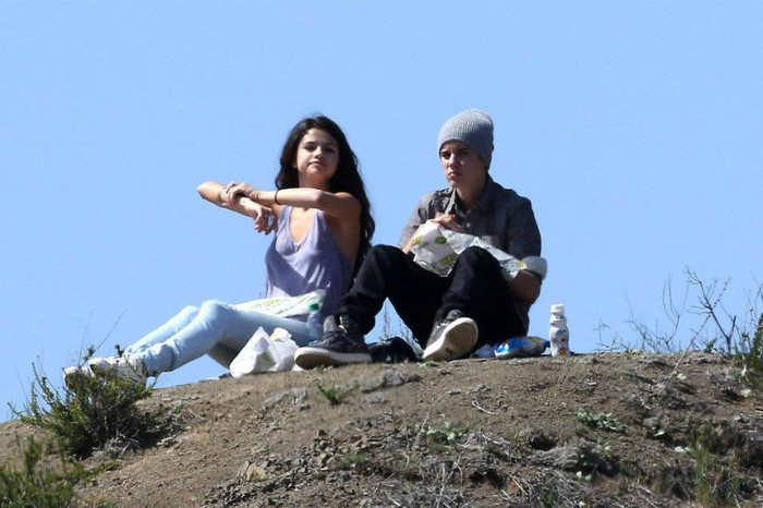 31 - Picnic With Justin---04 April 2012