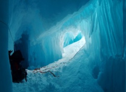 Pesterile de ghiata din Antartica - Pesteri celebre