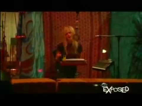 Avril Lavigne - Exposed (Documentary Part 1) 0510 - Avril - Lavigne - Exposed - Documentary - Part - 2