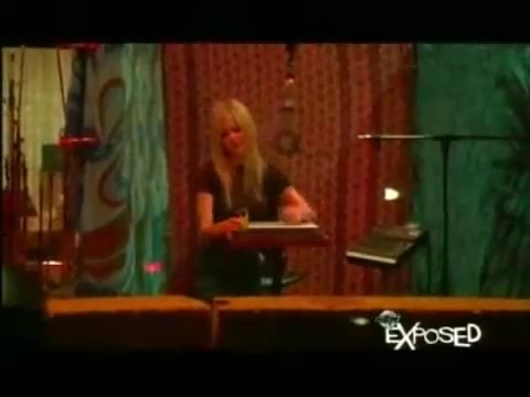 Avril Lavigne - Exposed (Documentary Part 1) 0521 - Avril - Lavigne - Exposed - Documentary - Part - 2