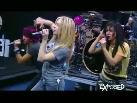 Avril Lavigne - Exposed (Documentary Part 1) 0101