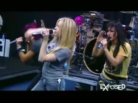 Avril Lavigne - Exposed (Documentary Part 1) 0102