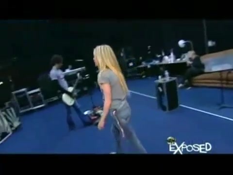 Avril Lavigne - Exposed (Documentary Part 1) 2027