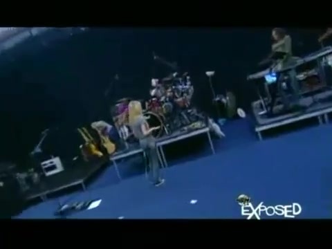 Avril Lavigne - Exposed (Documentary Part 1) 7839 - Avril - Lavigne - Exposed - Documentary - Part - 16