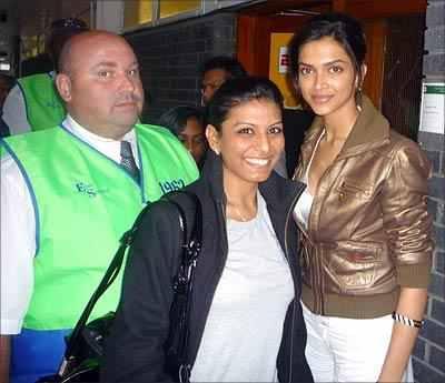 393722_139815616133987_136302316485317_169344_1754458715_n - Deepika Padukone Capturi