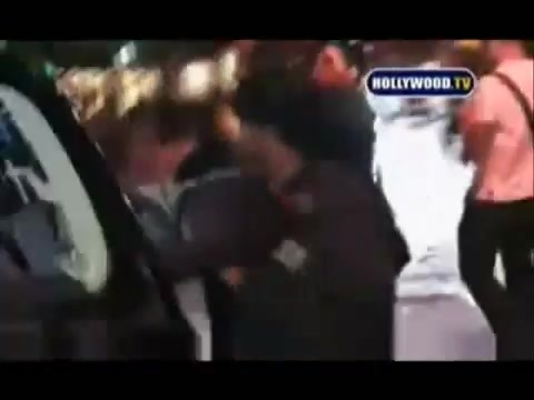 Avril Lavigne - Paparazzi (Various Footage Part 1) 1528