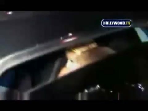 Avril Lavigne - Paparazzi (Various Footage Part 1) 1563 - 27 - years - of - Avril - oo4