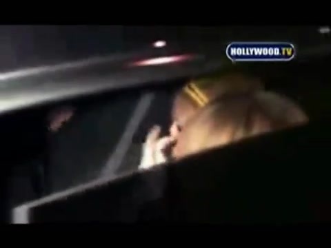 Avril Lavigne - Paparazzi (Various Footage Part 1) 1585 - 27 - years - of - Avril - oo4