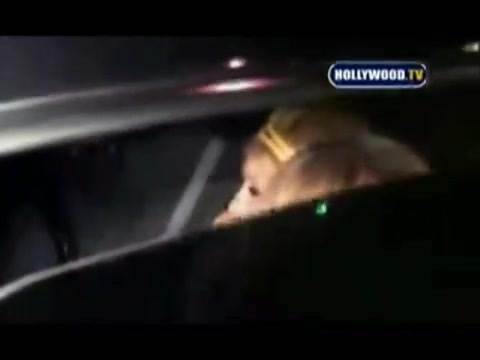 Avril Lavigne - Paparazzi (Various Footage Part 1) 1588 - 27 - years - of - Avril - oo4