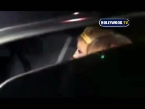 Avril Lavigne - Paparazzi (Various Footage Part 1) 1589 - 27 - years - of - Avril - oo4
