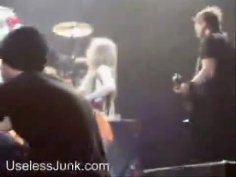 Avril Lavigne - Paparazzi (Various Footage Part 1) 2583