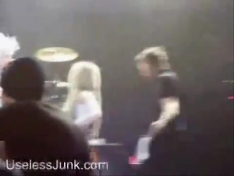 Avril Lavigne - Paparazzi (Various Footage Part 1) 2589