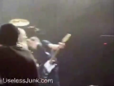 Avril Lavigne - Paparazzi (Various Footage Part 1) 2600