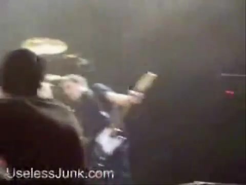 Avril Lavigne - Paparazzi (Various Footage Part 1) 2602