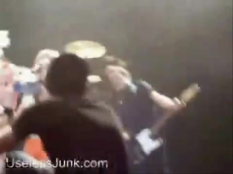 Avril Lavigne - Paparazzi (Various Footage Part 1) 2604