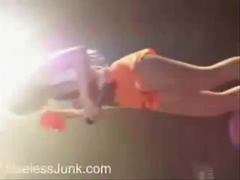 Avril Lavigne - Paparazzi (Various Footage Part 1) 2717