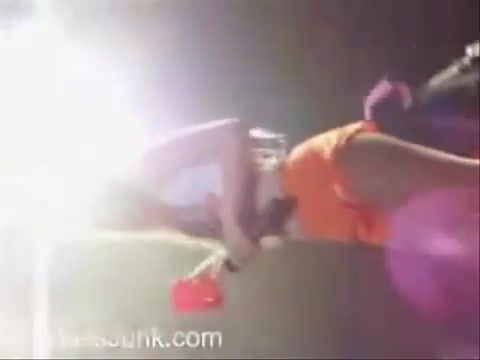 Avril Lavigne - Paparazzi (Various Footage Part 1) 2740