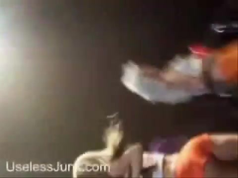 Avril Lavigne - Paparazzi (Various Footage Part 1) 2776