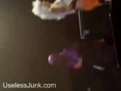 Avril Lavigne - Paparazzi (Various Footage Part 1) 2780