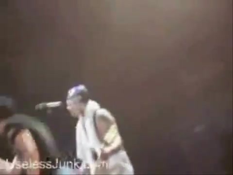 Avril Lavigne - Paparazzi (Various Footage Part 1) 2835