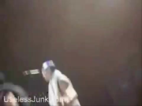 Avril Lavigne - Paparazzi (Various Footage Part 1) 2836