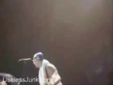Avril Lavigne - Paparazzi (Various Footage Part 1) 2837