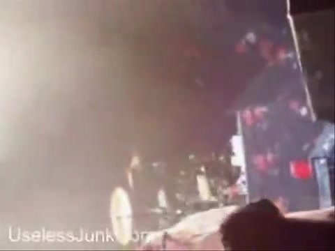 Avril Lavigne - Paparazzi (Various Footage Part 1) 3513