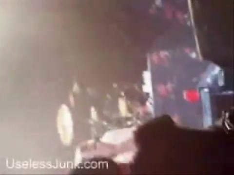 Avril Lavigne - Paparazzi (Various Footage Part 1) 3516