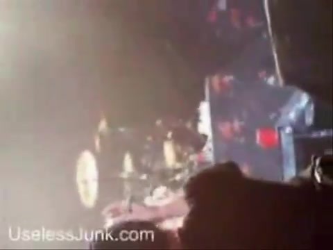 Avril Lavigne - Paparazzi (Various Footage Part 1) 3520