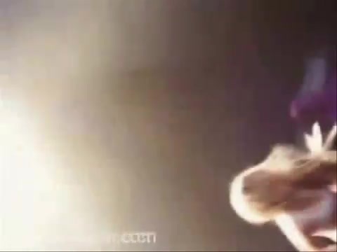 Avril Lavigne - Paparazzi (Various Footage Part 1) 3070