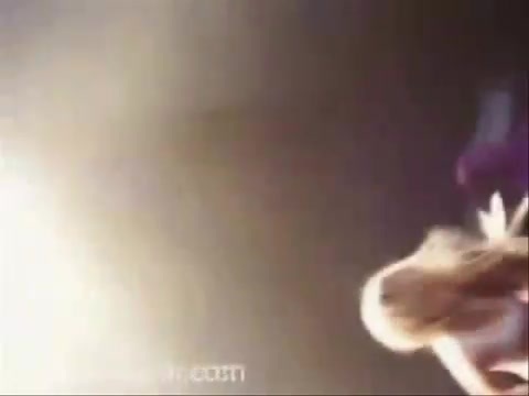 Avril Lavigne - Paparazzi (Various Footage Part 1) 3071