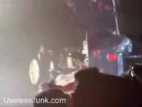 Avril Lavigne - Paparazzi (Various Footage Part 1) 3536