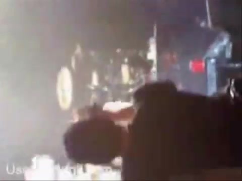 Avril Lavigne - Paparazzi (Various Footage Part 1) 3543