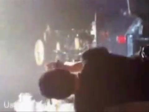 Avril Lavigne - Paparazzi (Various Footage Part 1) 3544