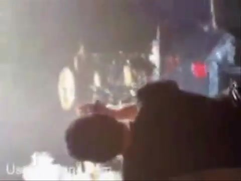 Avril Lavigne - Paparazzi (Various Footage Part 1) 3545