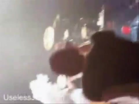 Avril Lavigne - Paparazzi (Various Footage Part 1) 3548