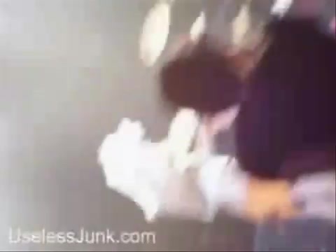 Avril Lavigne - Paparazzi (Various Footage Part 1) 3550