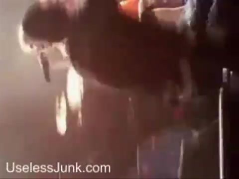 Avril Lavigne - Paparazzi (Various Footage Part 1) 3089