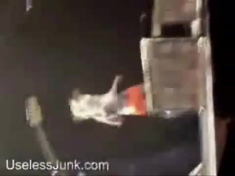 Avril Lavigne - Paparazzi (Various Footage Part 1) 3576