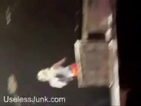 Avril Lavigne - Paparazzi (Various Footage Part 1) 3578