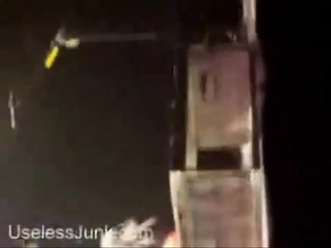 Avril Lavigne - Paparazzi (Various Footage Part 1) 3584