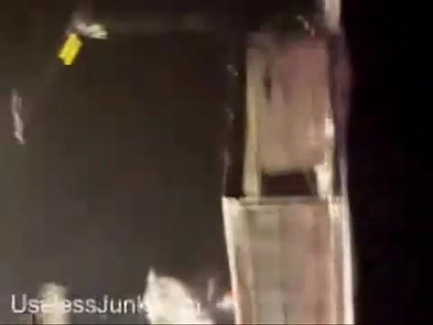 Avril Lavigne - Paparazzi (Various Footage Part 1) 3585