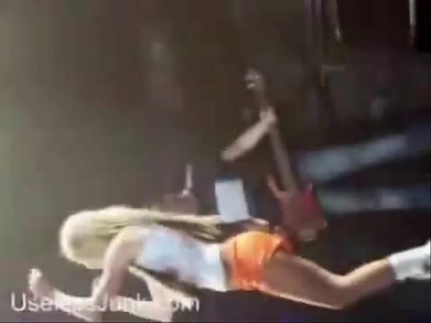 Avril Lavigne - Paparazzi (Various Footage Part 1) 3140