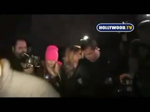 Avril Lavigne - Paparazzi (Various Footage Part 1) 4080