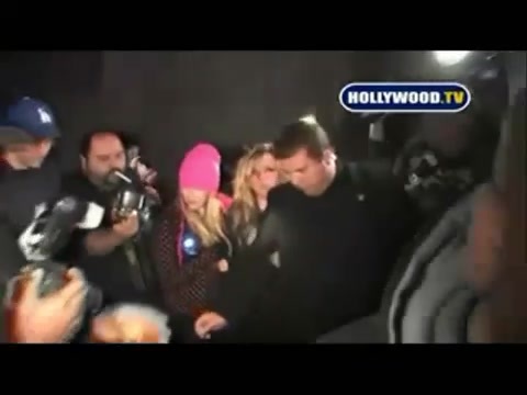 Avril Lavigne - Paparazzi (Various Footage Part 1) 4088