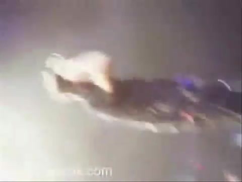 Avril Lavigne - Paparazzi (Various Footage Part 1) 3620