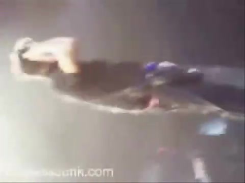 Avril Lavigne - Paparazzi (Various Footage Part 1) 3624