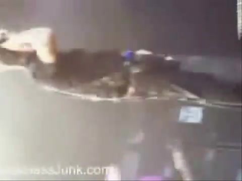 Avril Lavigne - Paparazzi (Various Footage Part 1) 3630